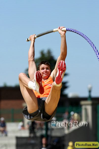 Miles_Derek1c_US09.jpg