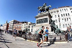 Statue-Venice09.jpg