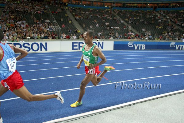 Bekele_KenenisaWide1-WC09.jpg