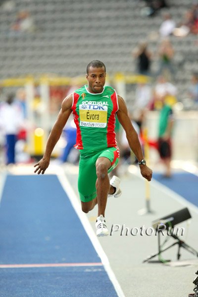 Evora_Nelson-WChs09.jpg