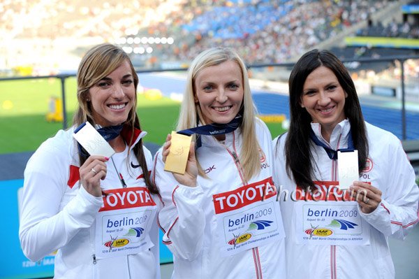 W-PoleVaultAwards_WCh09.jpg