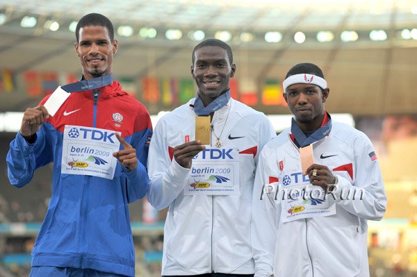 M-400H-Awards_WC09.jpg