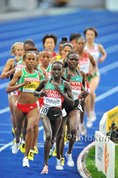 CheruiyotLeads_WC09.jpg