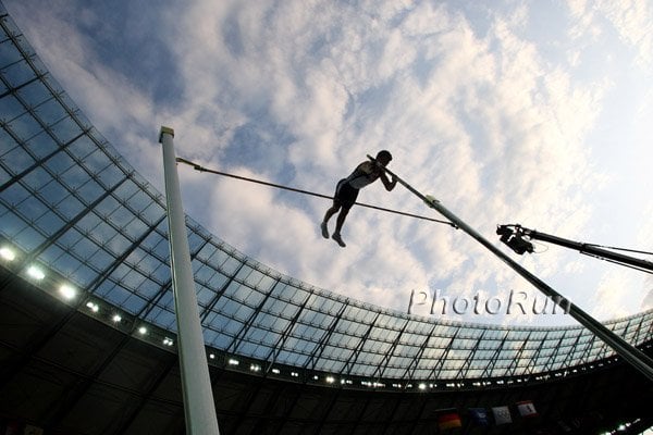 PoleVaultSky1-WC09.jpg