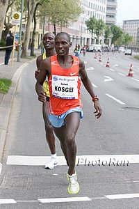Kosgei-Kirwa-Berlin25km10.jpg