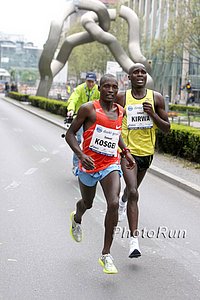 Kosgei-KirwaV1-Berlin25km10.jpg