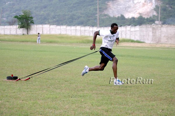 Bolt_Usain-Pull30kg-#B1F036.jpg