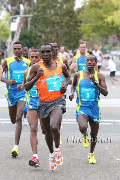 KipchogeLeads-Carlsbad10.jpg