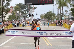 Kipchoge_EluidFH_Carlsbad10.jpg
