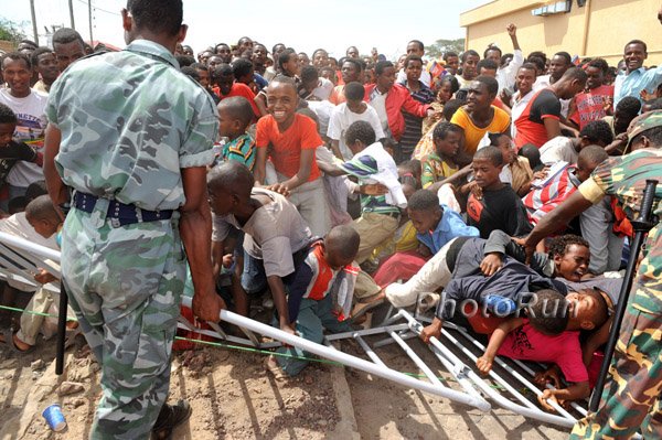 Crowds1-Hawasa10.jpg