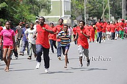 EveryoneRuns1-Hawasa10.jpg