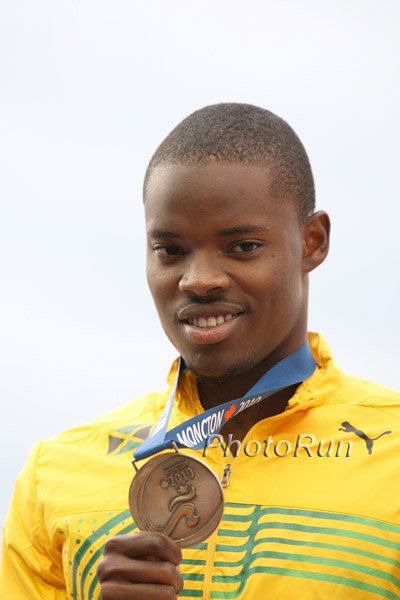 Men's 100 champion Dexter Lee