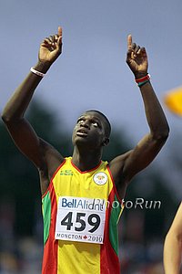 Kirani James celebrates his 400 victory