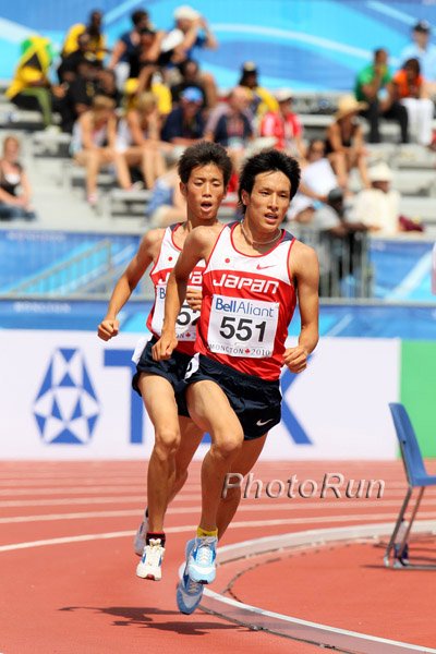 Japanese duo work together and break 14:00