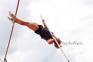 Many pole vault photos from the girls competition