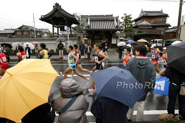 TempleCrowds_LakeBiwa10.jpg