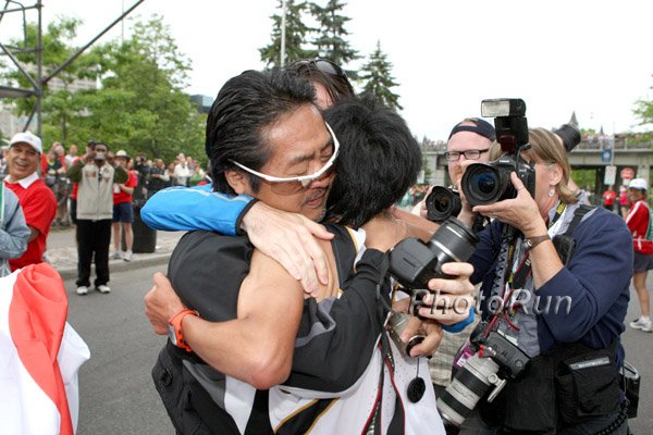 Fujiwara_ArataHug-OttawaM10.jpg