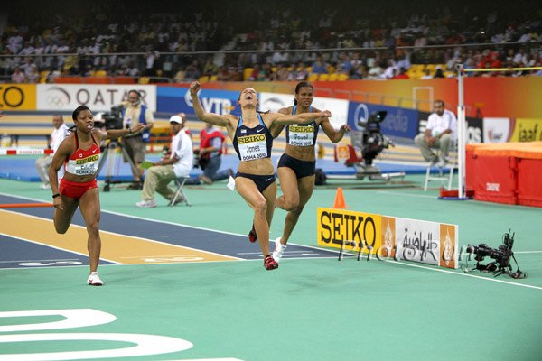 Jones_LoloR1a-Worldi10.jpg