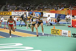 Jones_LoloR1c-Worldi10.jpg