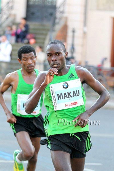 Makau Trying to Pull Away from Gebrseasslie