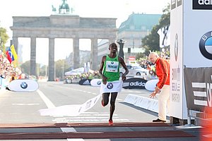 2:03:38 World Record Patric Makau