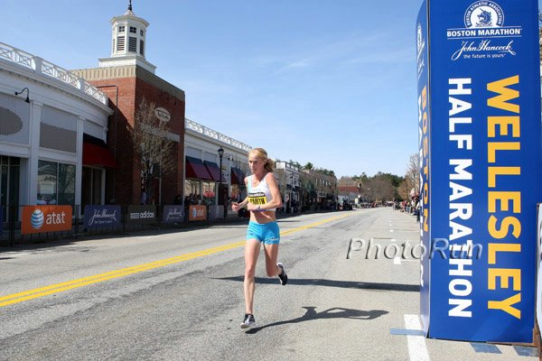 Kim Smith the Big Early Lead