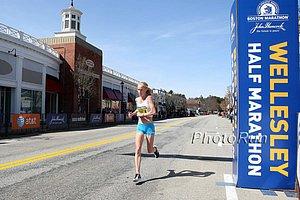 Kim Smith the Big Early Lead