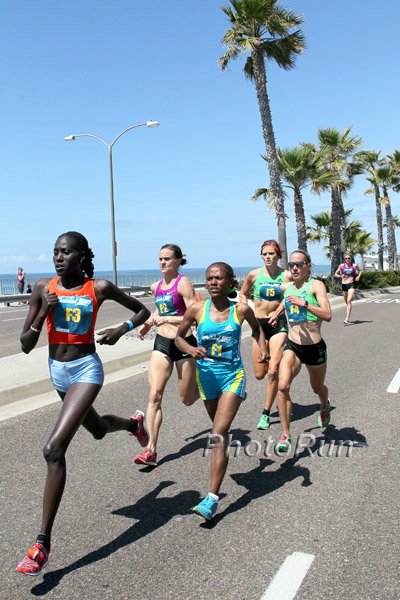 Pauline Korikwiang Leads with Americans Christin Wurth-Thomas and Jen Rhines Giving Chase