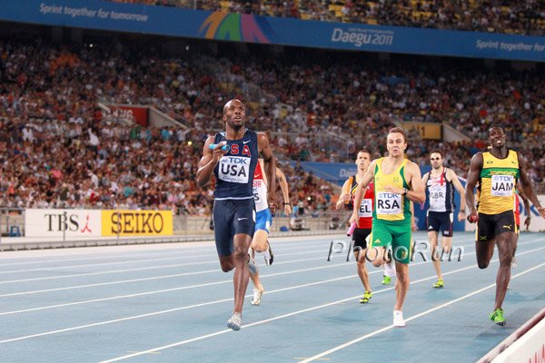 LaShawn Merritt pulling awy from LJ Van Zyl.
