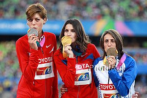 Women HJers Love Their Medals