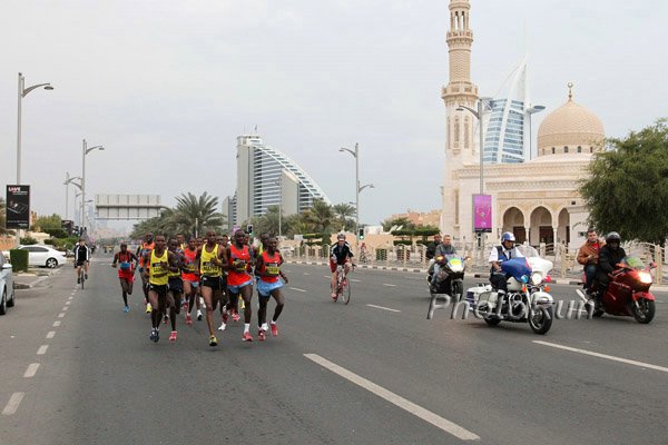 2011 Men's Standard Chartered Dubai Marathon Photos