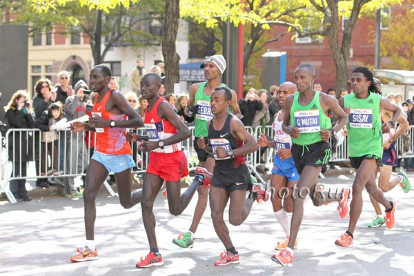 Men's Lead Pack on First Avenue