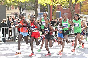 Men's Lead Pack on First Avenue