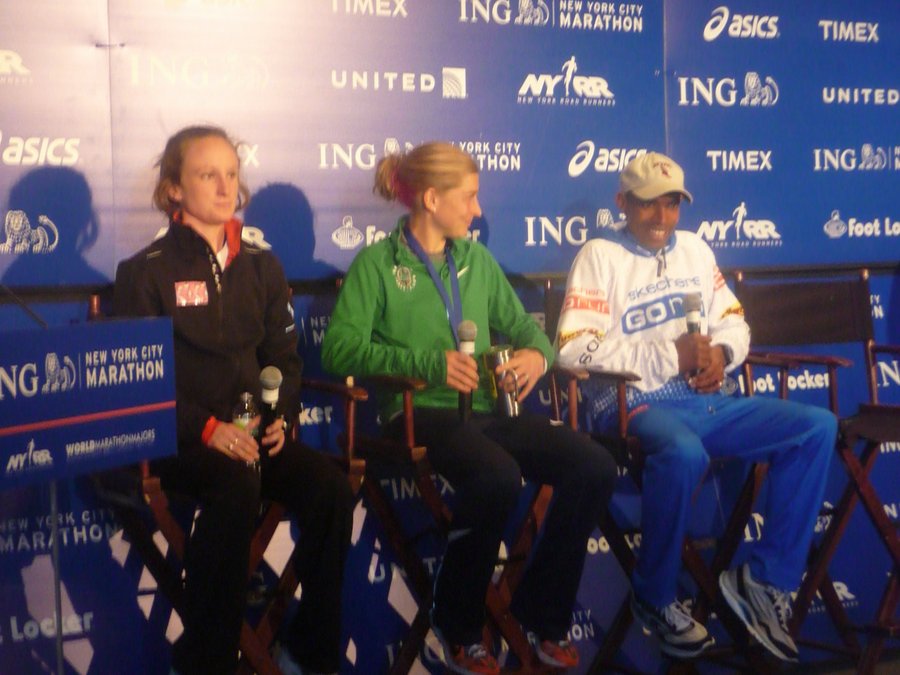 Molly Pritz (l), Lauren Fleshman and Meb Keflezighi (r).