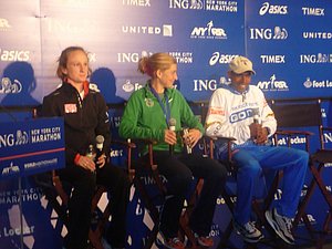 Molly Pritz (l), Lauren Fleshman and Meb Keflezighi (r).