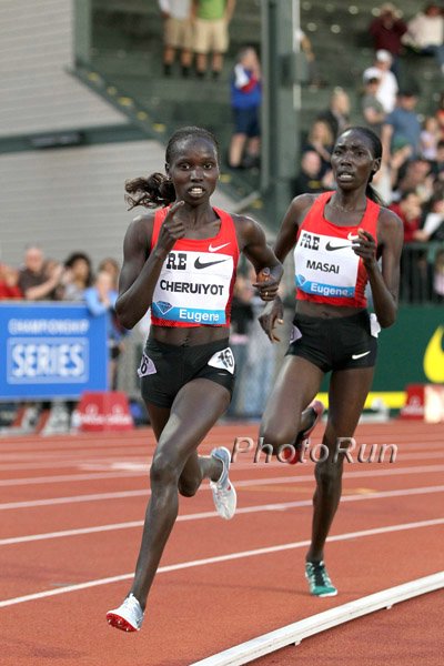 Vivan Cheruiyot Leads Linet Masai Women's 5,000m