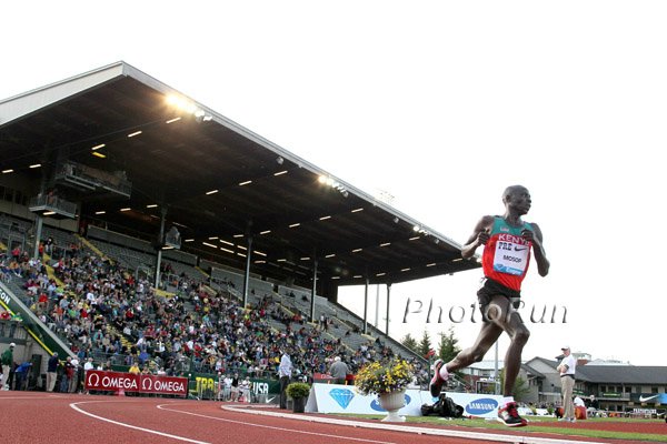 The Crowd Got Bigger As the Race Went On