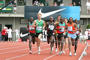 Approaching the Bell Men's 2 Mile
