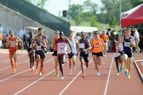 1340 Leo Manzano in Lane 4
