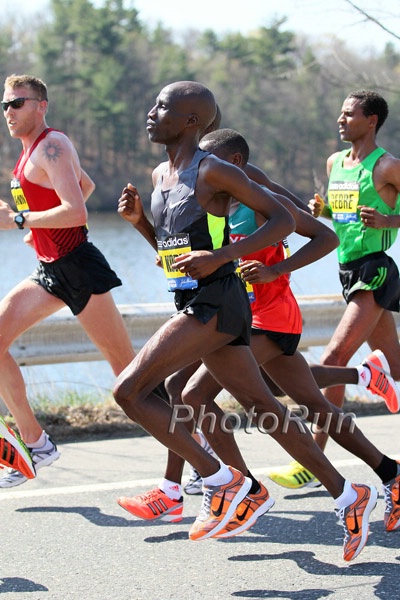 Wesley Korir in Lead Pack