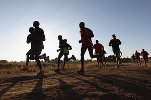 Emmanuel Mutai Getting in an Early Run