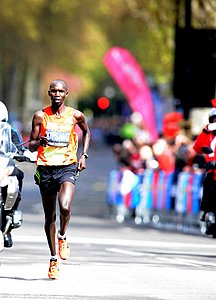 Wilson Kipsang Pulled Away Up Front from Abel Kirui and Feyisa Lilesa