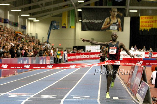 Caleb Ndiku pulling a "Kiprop"
