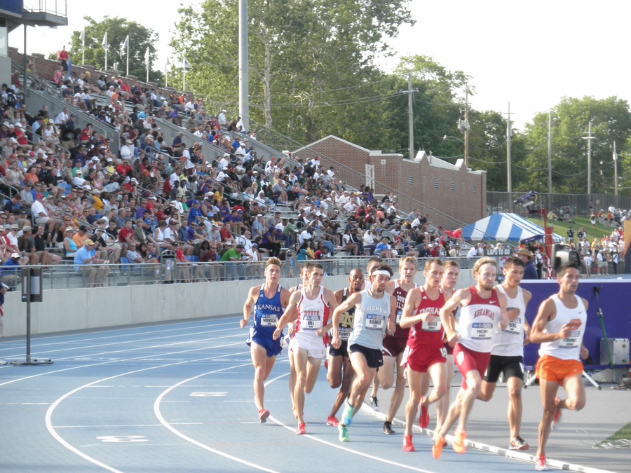 Men's 1500m Heats German Fernandez Leading