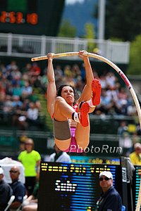 Jenn Suhr Won the Vault