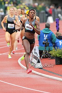 Alysia Montano With the Lead