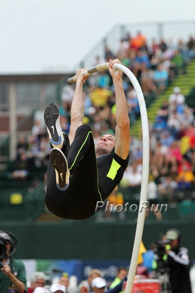 Men's Pole Vault Final: Jeremy Scott