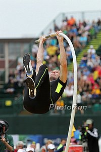 Men's Pole Vault Final: Jeremy Scott