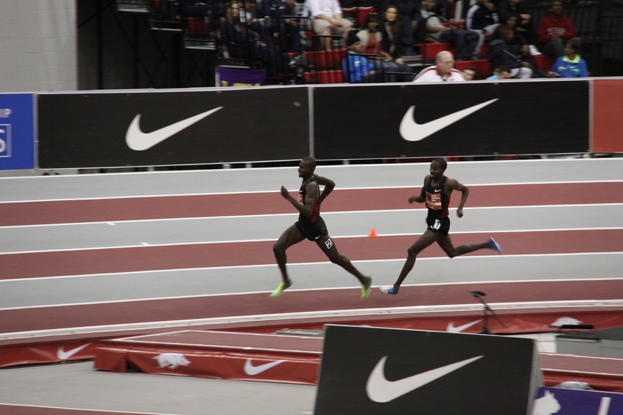 Ndiku Leads Coming Around Final Bend