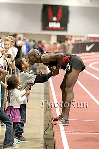 Lagat Kids a Kiss From His Kids